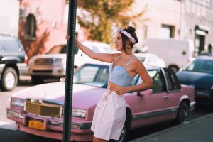 Comment créer des looks tendance avec des vêtements vintage