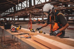 Bâtir une entreprise de bâtiment prospère : embauche, management et leadership