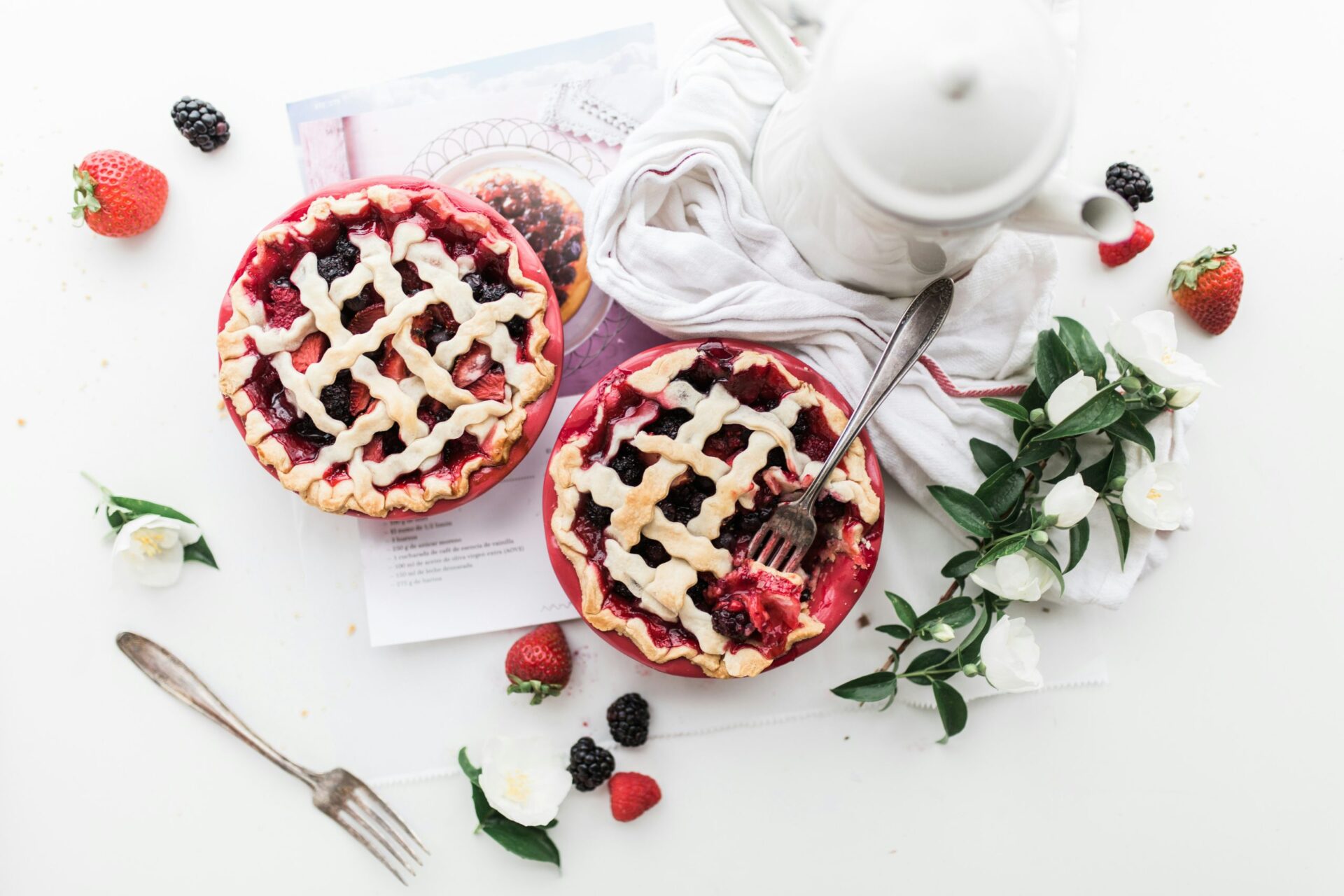 Pâtisserie et fleurs comestibles : mariages de saveurs étonnantes